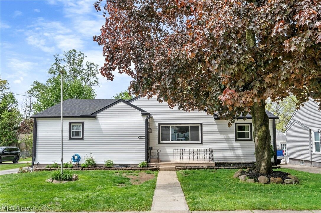 Property Photo:  1772 High Street  OH 44221 