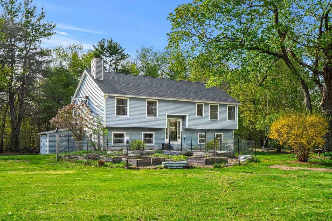 Property Photo:  5 Ben Farnsworth Road  NH 03033 