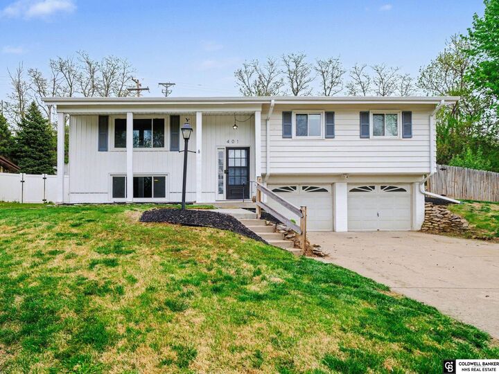 Property Photo:  401 Garden Avenue  NE 68005 