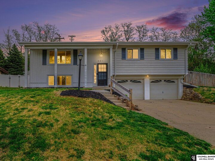 Property Photo:  401 Garden Avenue  NE 68005 
