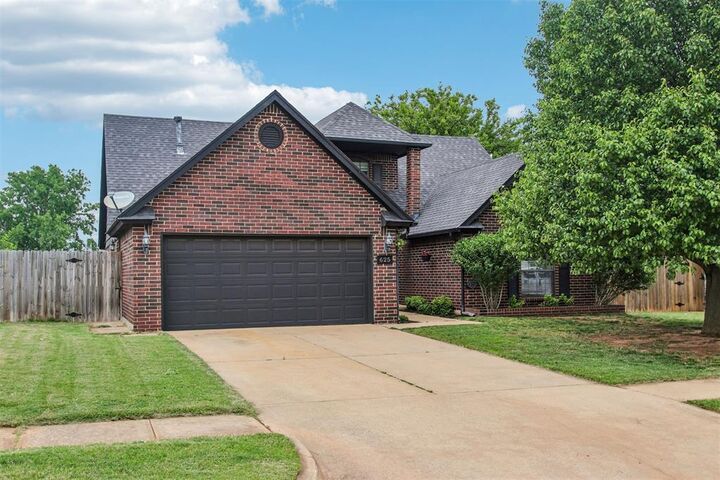 Property Photo:  625 Fire Light Drive  OK 73160 