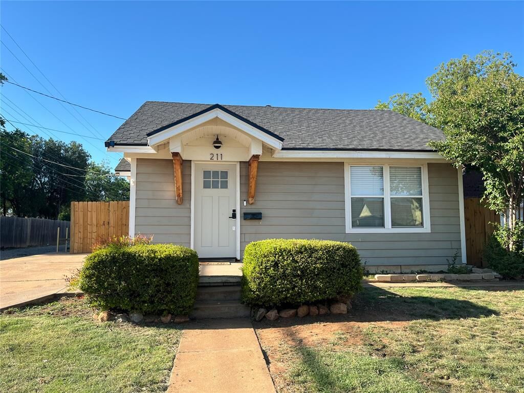 Property Photo:  211 W Corbin Avenue  OK 73521 