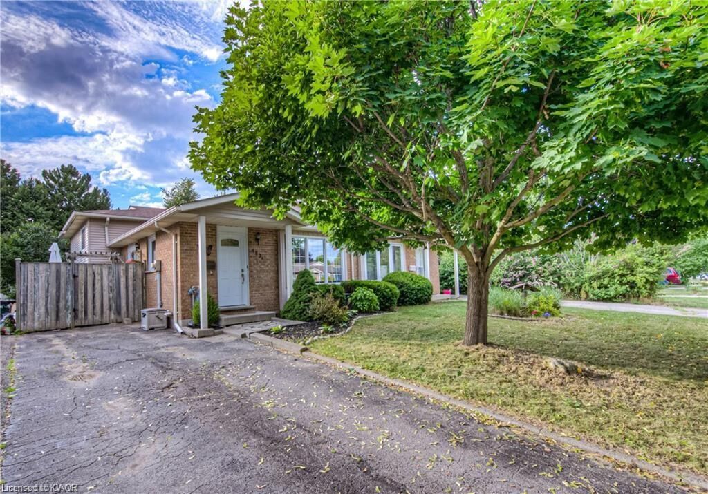 Property Photo: 483 Kingscourt Drive A ON N2K 2X9