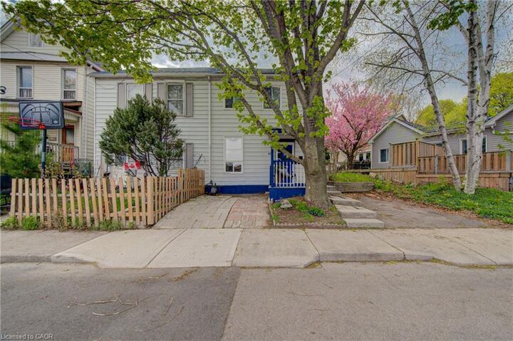 Property Photo:  465 Macnab Street N  ON L8L 1L6 