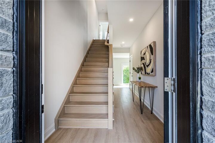 Property Photo:  292 Vine Street 80  ON L2M 0E1 