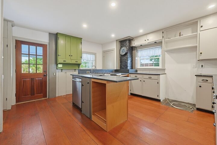 Property Photo:  260 State Road  MA 02747 