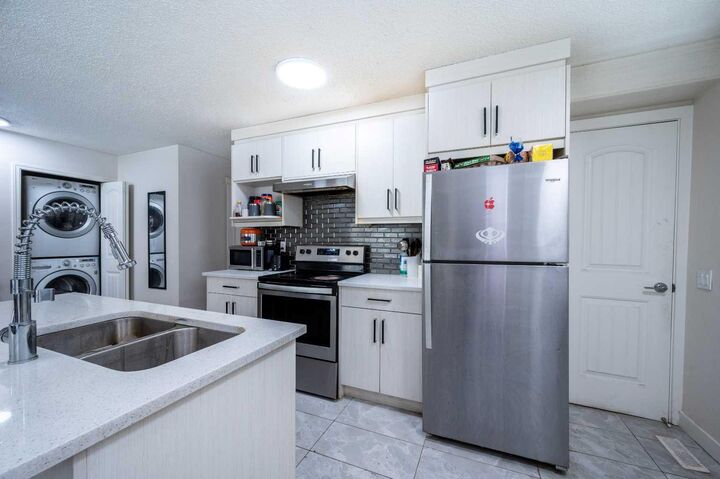 Property Photo:  72 Faldale Close NE  AB T3J 1V9 