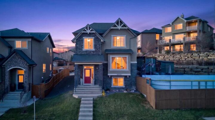 Property Photo:  9050 14 Avenue SW  AB T3H 0R2 