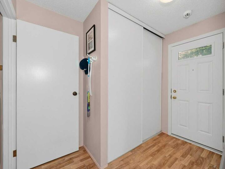 Property Photo:  115 Bergen Road NW 22  AB T3K 1P2 