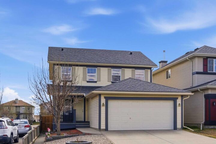 Property Photo:  143 Coventry Hills Drive NE  AB T3K 6A5 