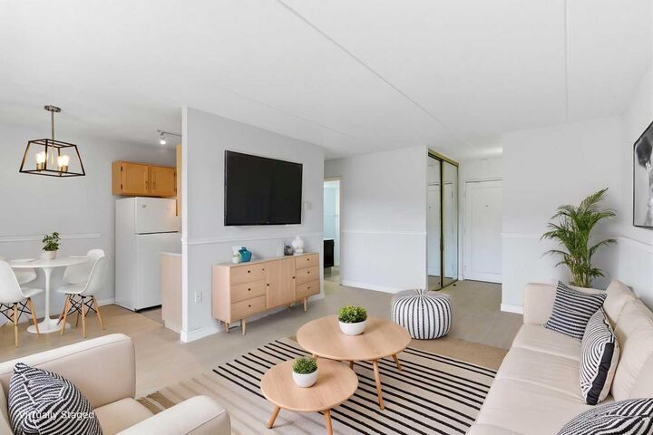 Property Photo:  120 15 Avenue SW 306  AB T2R 0P5 
