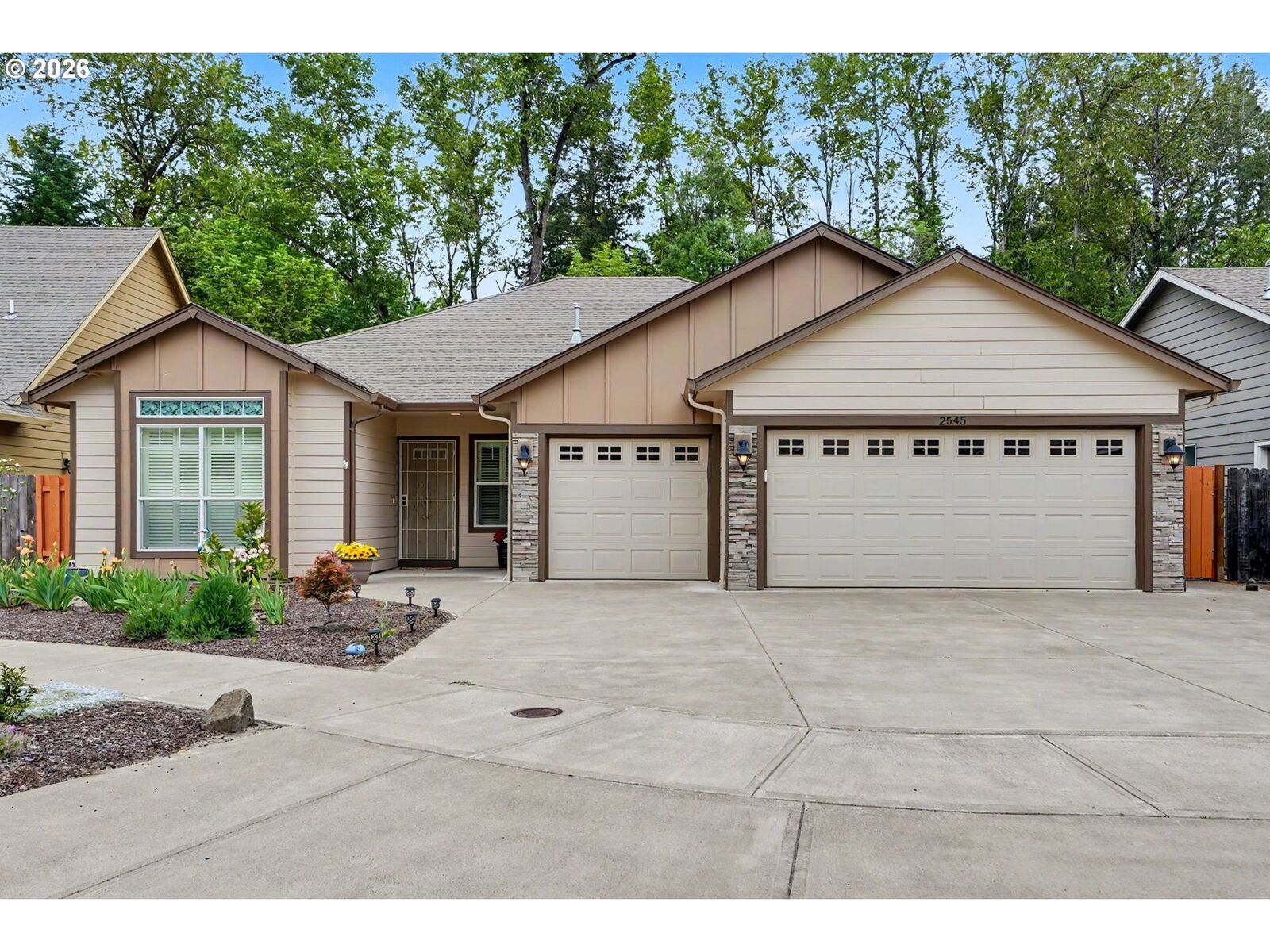 Property Photo:  2545 Equestrian Loop S  OR 97302 