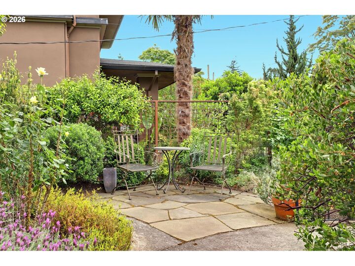 Property Photo:  2845 NE Dunckley St  OR 97212 