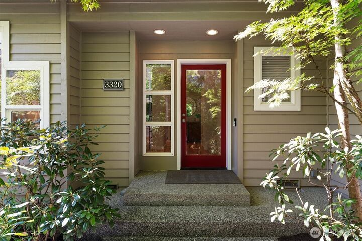 Property Photo:  3320  165th Place NE  WA 98008 