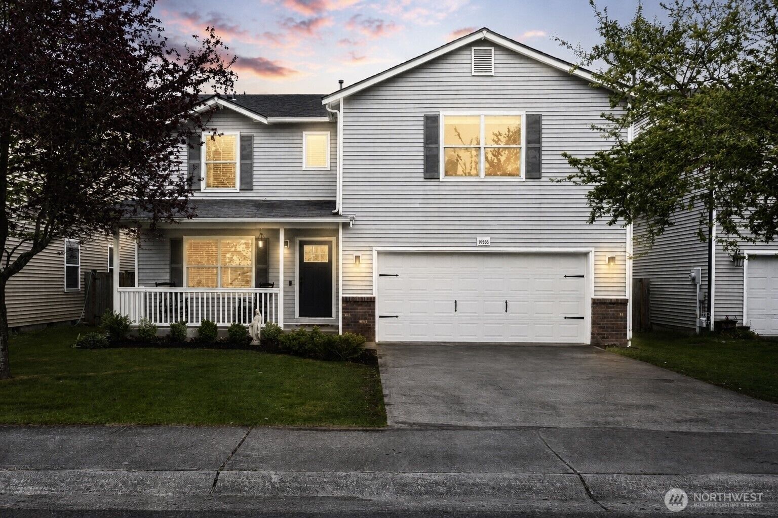 Property Photo:  19506  104th Avenue E  WA 98338 