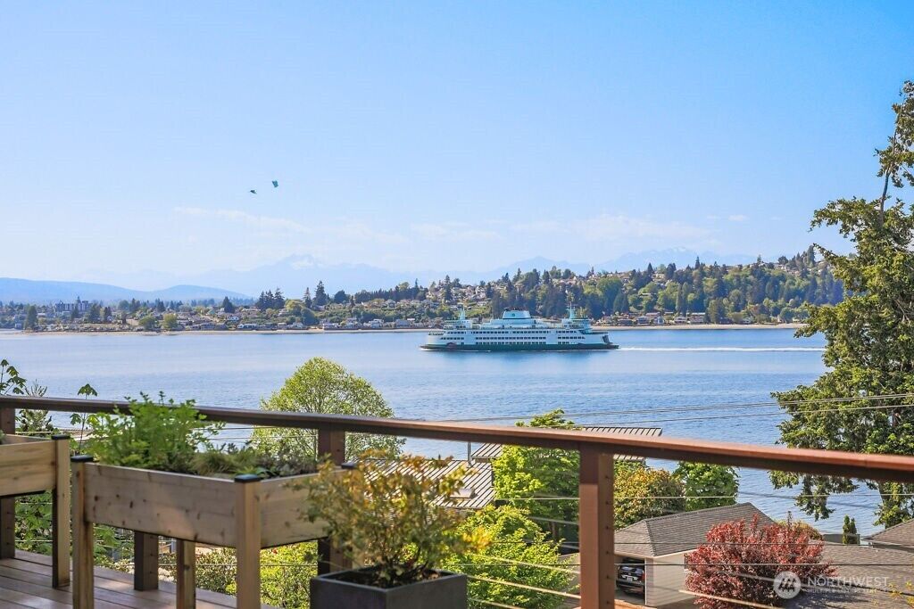 Property Photo:  4652 E Hillcrest Drive  WA 98366 