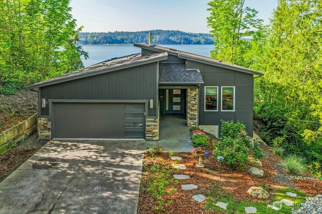 Property Photo: 4652 E Hillcrest Drive WA 98366
