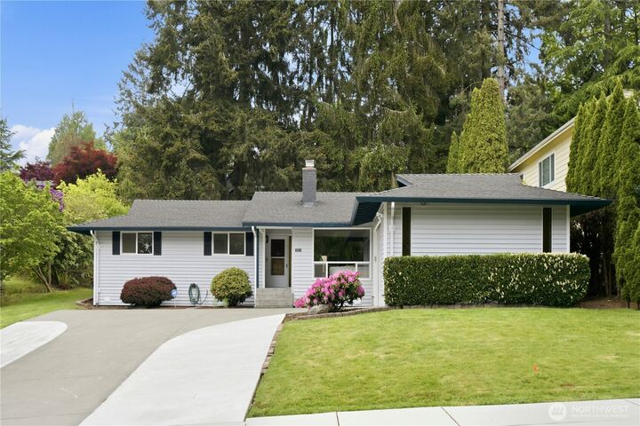 Property Photo:  1011  179th Place NE  WA 98008 
