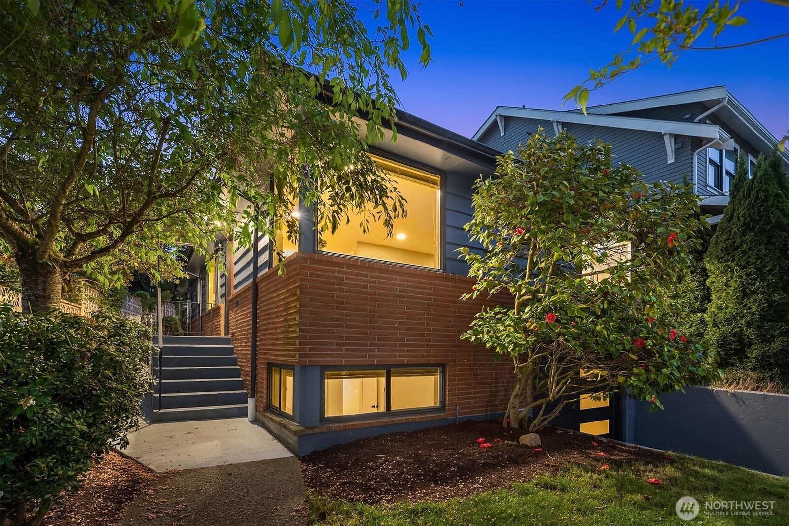 Property Photo:  7515  Bagley Avenue N  WA 98103 