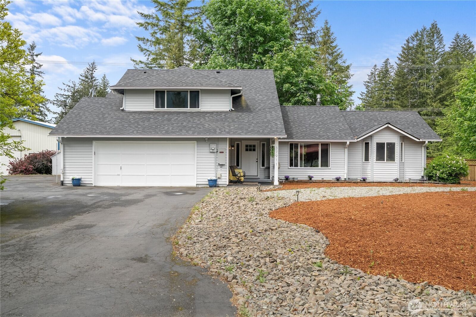 Property Photo:  37911  300th Avenue SE  WA 98022 