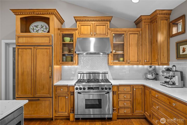 Property Photo:  25314 SE 28th Street  WA 98075 