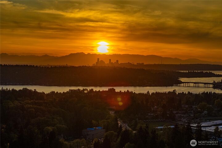Property Photo:  4701  133rd Avenue SE  WA 98006 