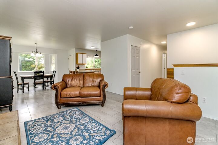 Property Photo:  624 SE Pine Road  WA 98367 