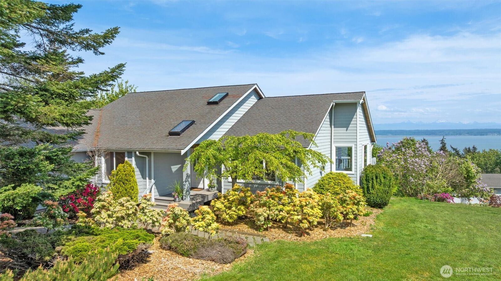Property Photo:  827  Michael Way  WA 98282 