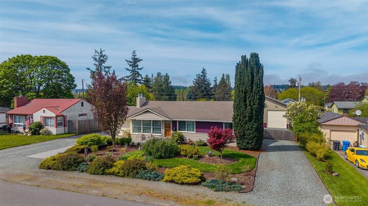 Property Photo:  347 SE Glencoe Street  WA 98277 