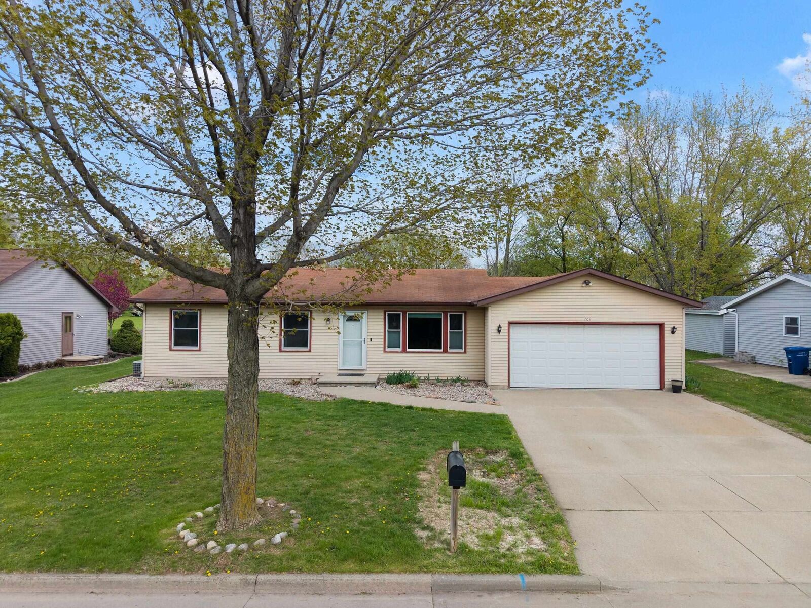 Property Photo:  201 Fairway Street  WI 54113 