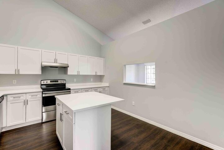 Property Photo: 4685 N Haverhill Road B13 FL 33417
