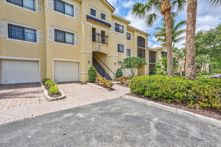 Property Photo:  2813 Grande Parkway 304  FL 33410 