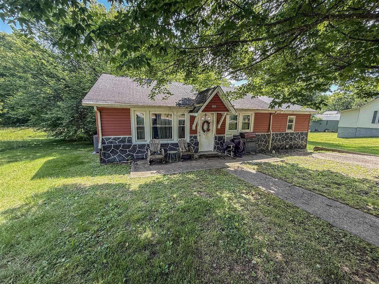Property Photo:  122 Lloyd Street  KY 42141 