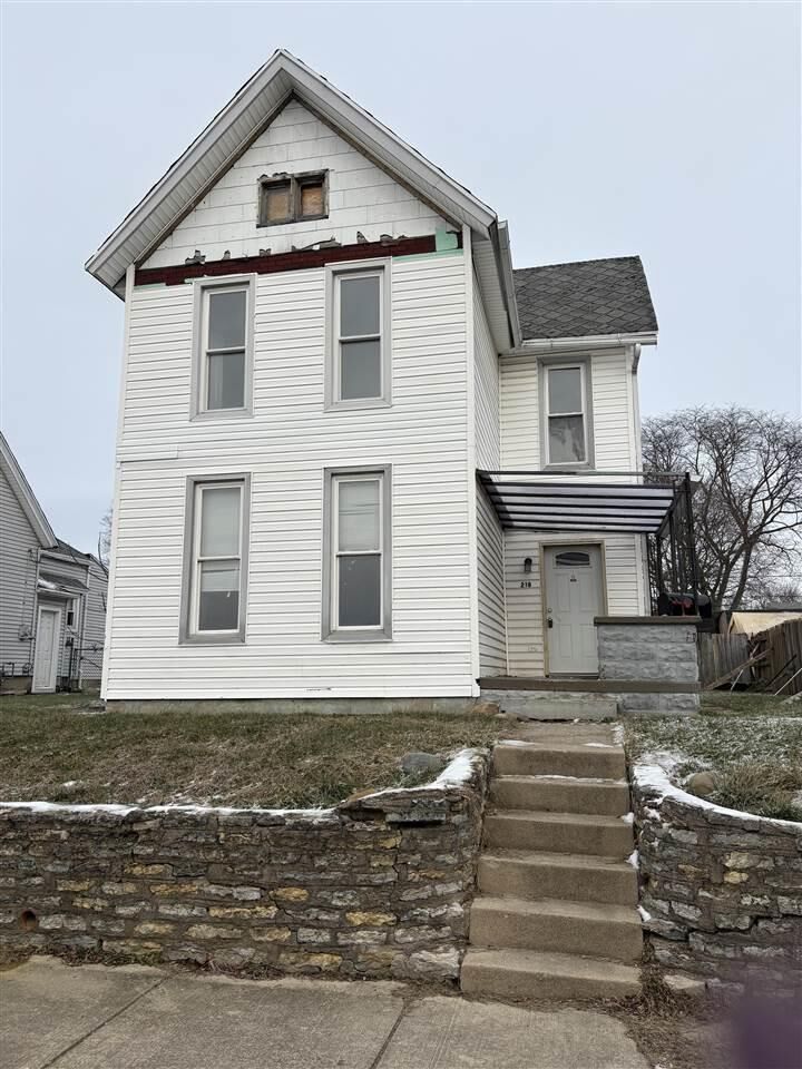 Property Photo:  218 Randolph Street  IN 47374 