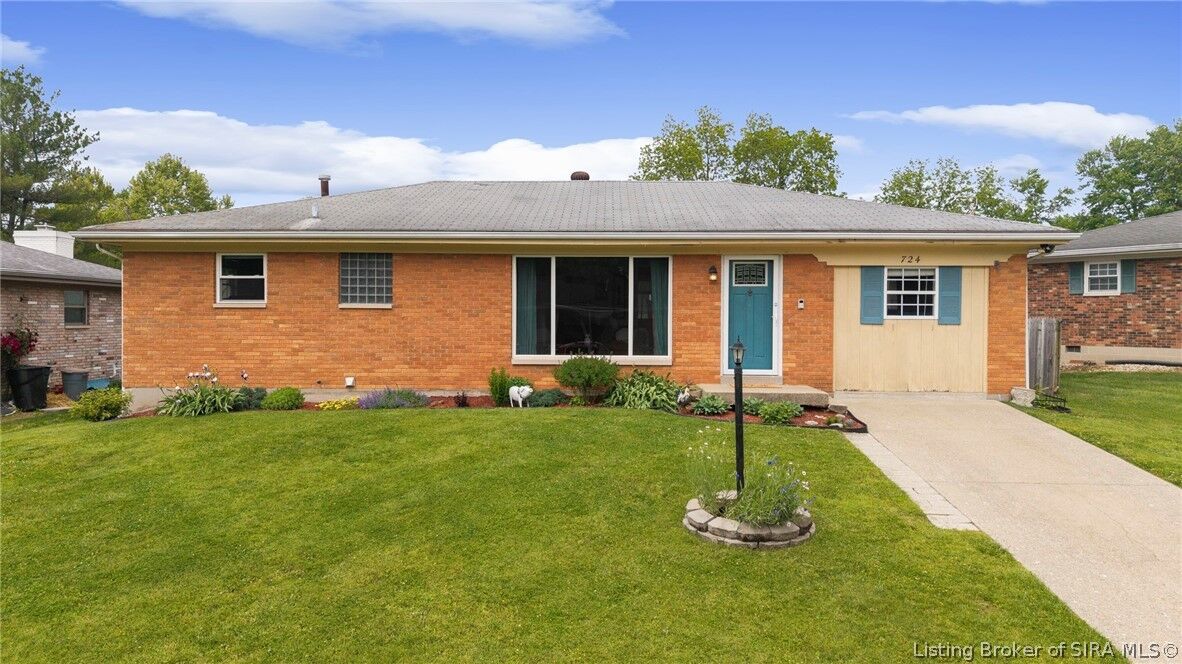 Property Photo:  724 Pennsylvania Avenue  IN 47172 