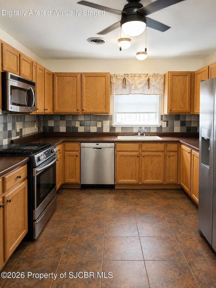 Property Photo:  600 N Frontier Street  NM 87413 