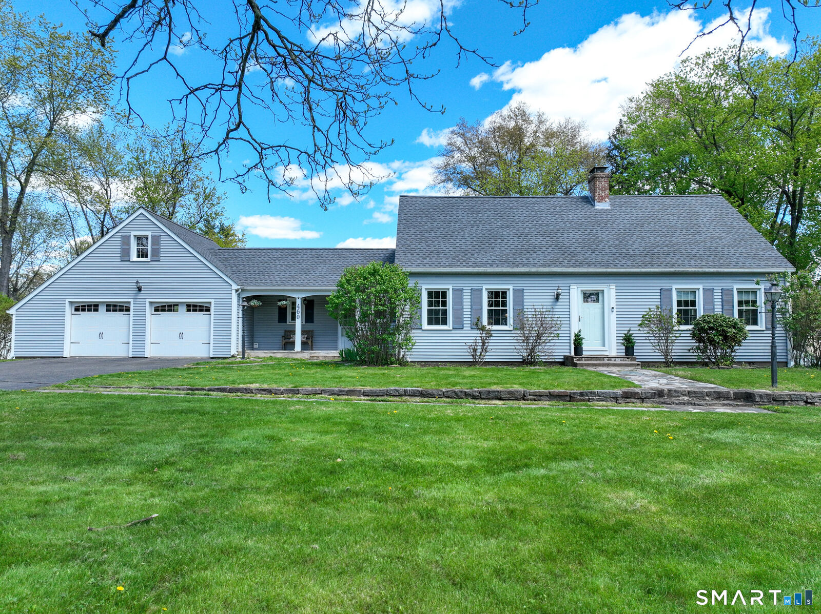 Property Photo:  460 Bloomfield Avenue  CT 06002 