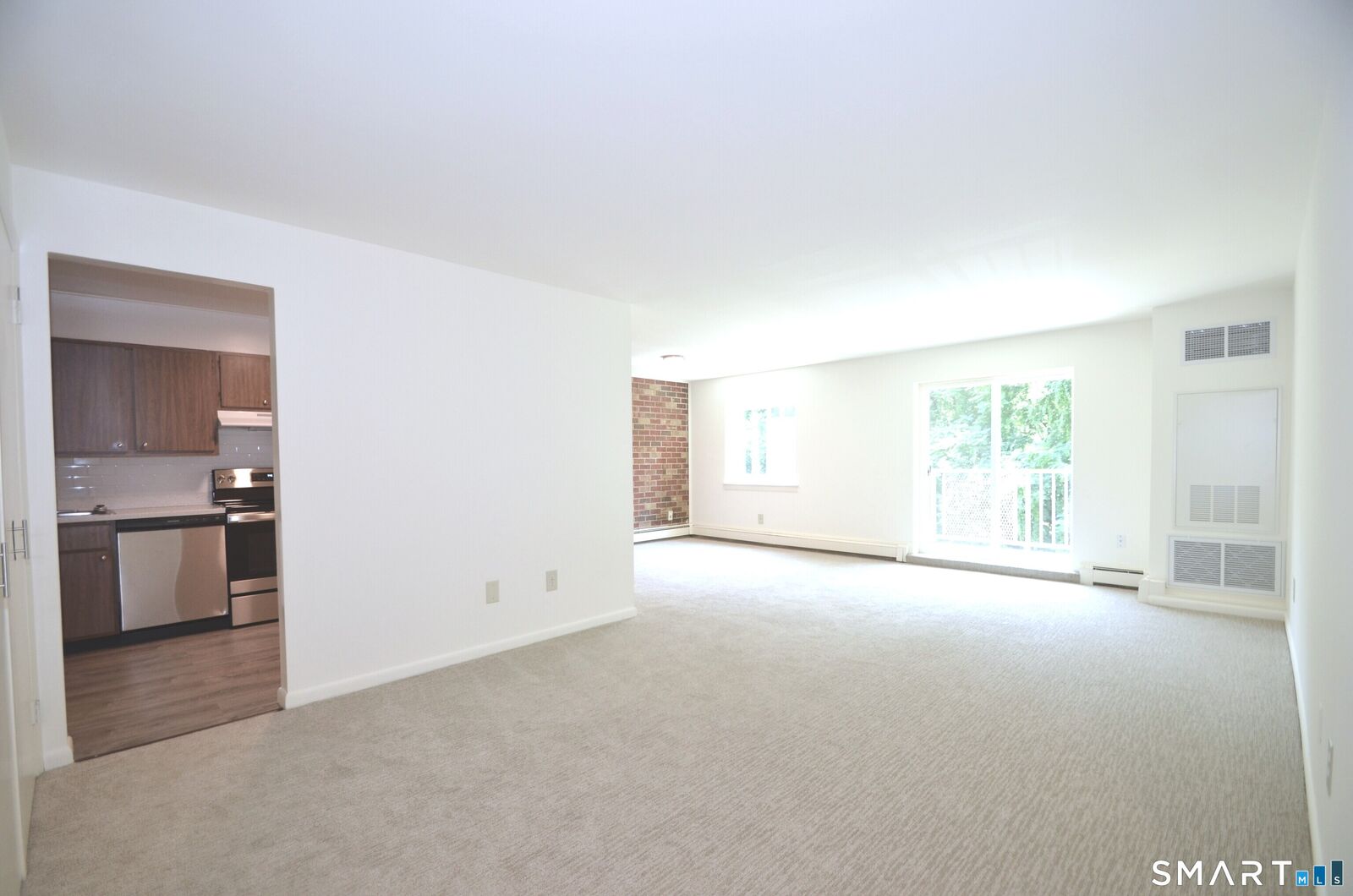 Property Photo:  3900 Park Avenue 7K  CT 06604 