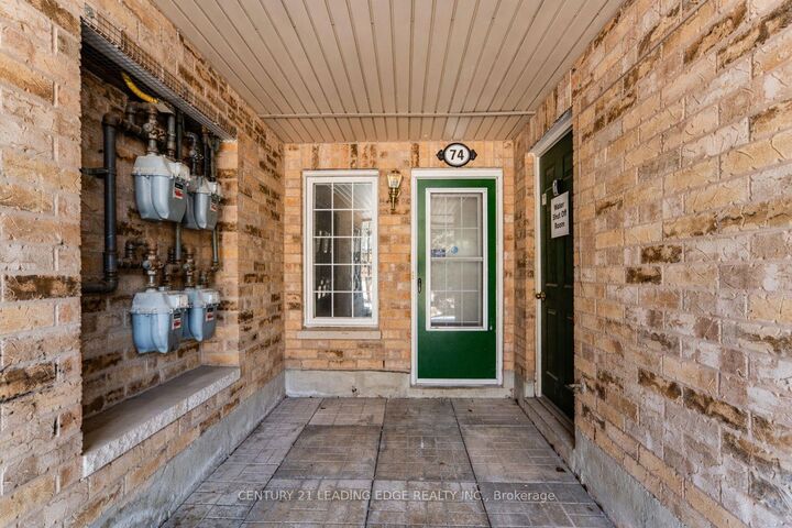 Property Photo:  42 Pinery Trail 74  ON M1B 6K2 