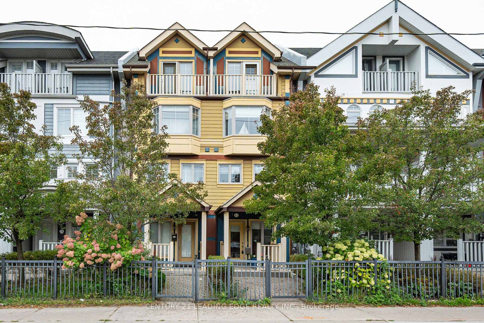 Property Photo:  82 Woodbine Avenue  ON M4L 2A2 