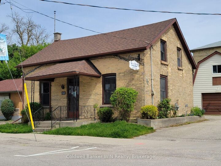120 King Street E — photo 1