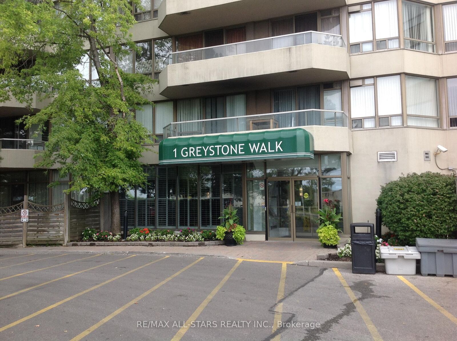 Property Photo:  1 Greystone Walk Drive 1889  ON M1K 5J3 