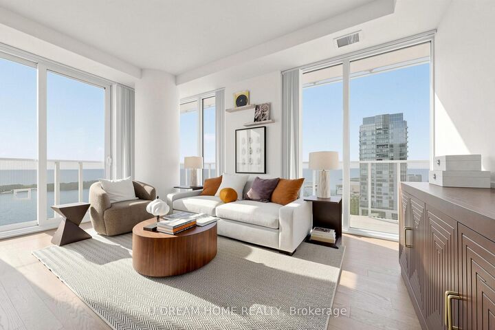 Property Photo: 88 Harbour Street 6110 ON M5J 1B7