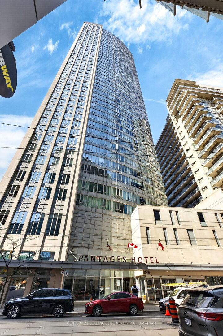 200 Victoria Street 1214 — photo 1