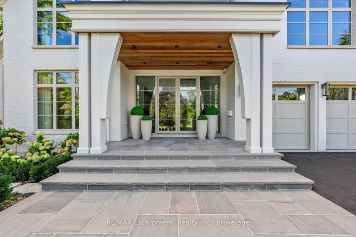 Property Photo: 304 Pomona Avenue ON L7N 1T3