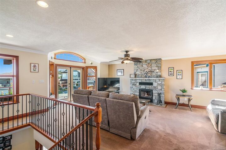 Property Photo: 526 Douglas Pl BC V9G 2B9