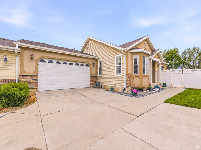 Property Photo: 32 S 750 E UT 84003