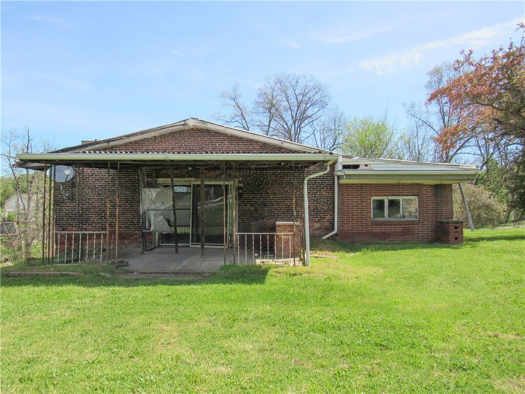 Property Photo:  810 Newingham Lane  PA 15617 