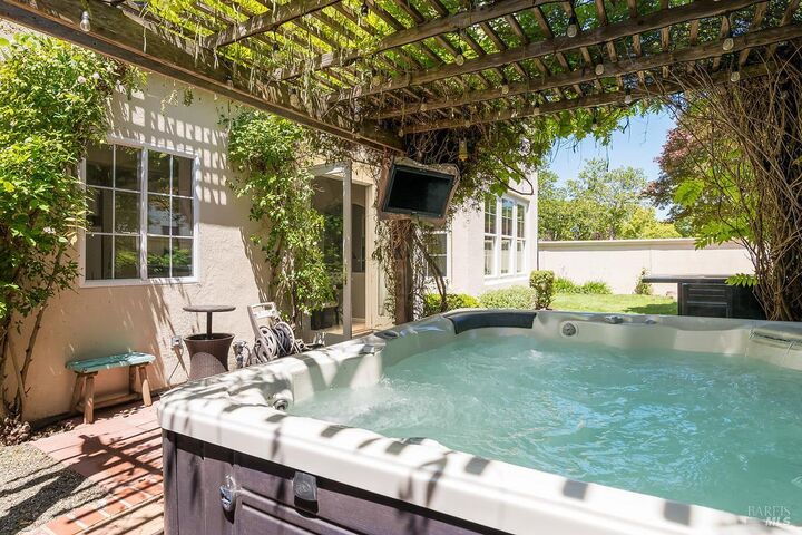 Property Photo:  34 Woodbridge Way  CA 94949 