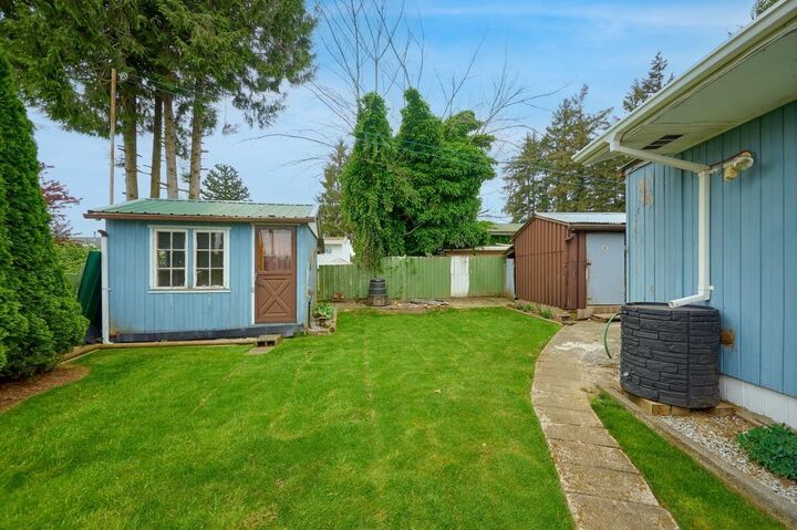 Property Photo:  2213 Crystal Court  BC V2T 6A7 